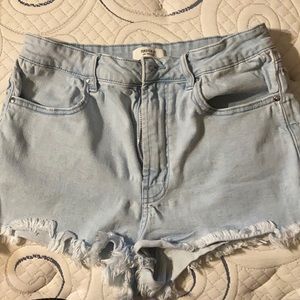 distressed bottom stretchy denim shorts